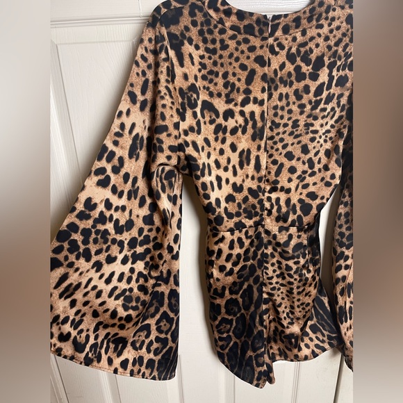 Fashion Nova Longsleeve Leopard Print Romper Size Medium - Picture 9 of 12